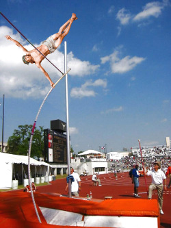 jesus-everywhere:  Jesus Effortlessly Pole Vaulting His Way To Gold 