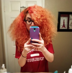 My hair is ridiculous when I brush it. I’m the only true lioness. ♡