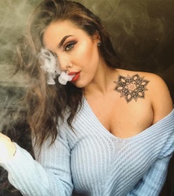 Sexy Smokers 420/cigs
