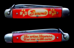 pana-pen:  moon-meat:  generic—eric:  Vintage Girl Scouts of America ‘Brownie’ pocket knife   would love to own this.