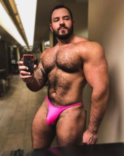 proudbulge:Brandt Thomas Rossler Sexy selfie.