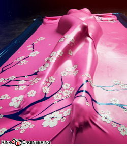 yourbadgrrl:  Yes, please! kinkengineering:  Kink Engineering’s new Sakura Vacbed.  Each blossom is laser-cut and hand glued, making this our most elaborate vacbed to date! 