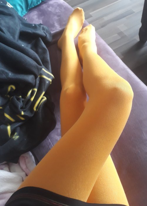 Chilling in yellow pantyhose