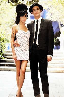 amyjdewinehouse:  Amy Winehouse and Blake Fielder Civil, on their wedding day in 2007 in Miami. 
