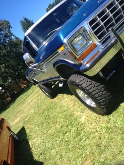 bridlesbitsboots:  No edit. No filter. Pure beauty.   This is my dream truck, except I’m going to do a lot more to mine, and instead of two toned blue and grey, I want mine to be a dark purple, so dark it’s almost black, but in the sun you can see