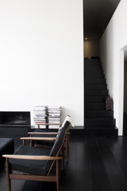 youbroketheinternet:  black floors/white walls