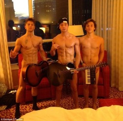celebgosspb: Emblem3 and Dan from District 3 pull a ‘Justin Bieber’ for us! Emblem3 and District 3 may not have won their versions of The X Factor, but they now may have just… View Post 
