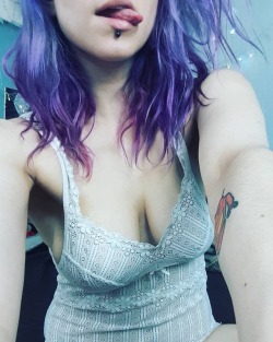 😈😈😈 mygirlfund.com/HotPepper #canadiangirl #tongue #indigohair #mygirlfund #mygirlfundgirl #ilovemygirlfund #alt #cleavage #cammodel