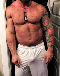 papabearscum:  i would be so happy to serve this Daddy.