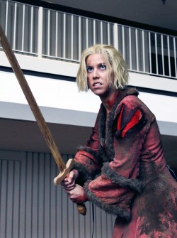 roxannameta:  justbetsycostumes:  Brienne of Tarth, Game of Thrones Photos by celticruinsdesigns. DragonCon 2013.  Damn, her costume is flawless! 