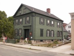 luciferlaughs:  The home where Lizzie Borden allegedly hacked her parents with an ax is now a Bed and Breakfast Inn. 
