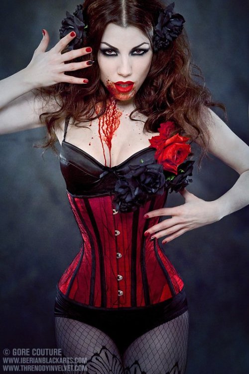 marybloomy:  Model - Threnody In Velvet  Lorena Corset by Gore Couture 