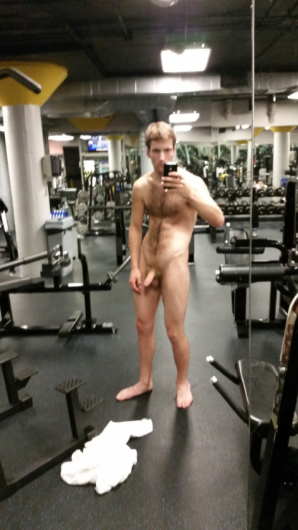 wanderingnaked:  I need this in my fitness center   need him too