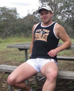 438. footyshortboy:  aussiehotties:  Check out my archive for more pics of hot Aussie guys! http://aussiehotties.tumblr.com (donâ€™t forget to reblog!)  Nice 