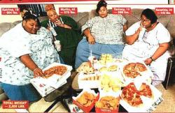 brendakthedonutgirl:contagion-07-fan:Wow!   I thought my family was fat.  These ladies are amazingly beautiful