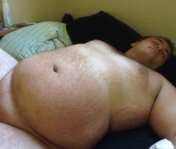 sweetsgr:  His belly was chilly after he ate a gallon of ice cream