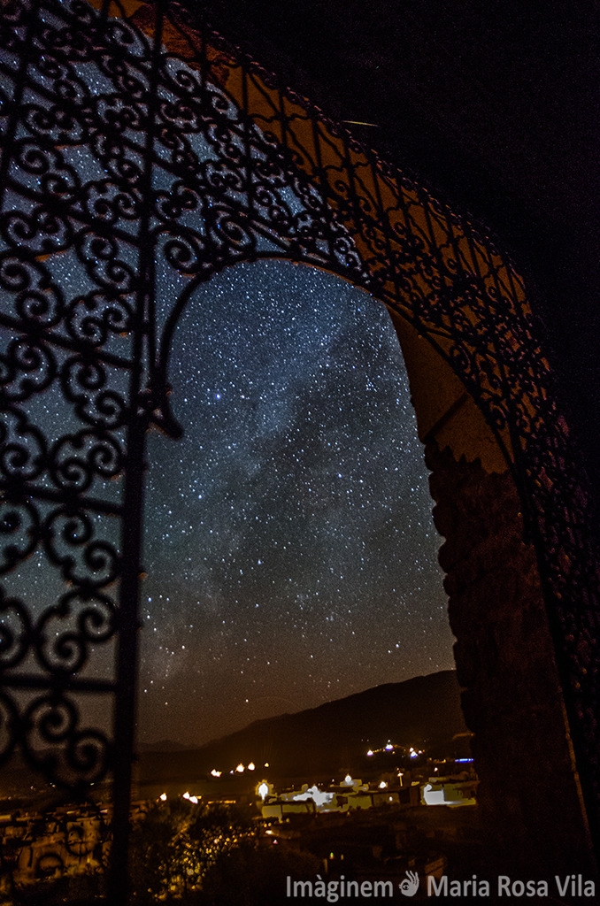 kenobi-wan-obi:  Sleeping under a blanket of stars in Morocco by Maria Rosa Vila