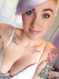 bleach-blonde-diamond:  and my face ain’t all that bad either