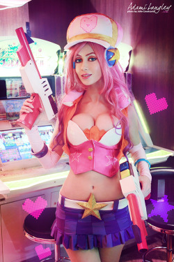 hotcosplaychicks:  Arcade Miss Fortune cosplay by adami-langley   Check out http://hotcosplaychicks.tumblr.com for more awesome cosplay 
