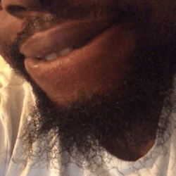 theyoungblackking:  Come give me a kiss while you run your fingers all through daddy’s beard.