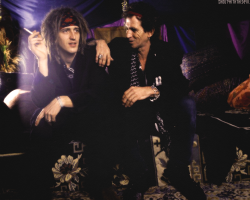 shoutwiththedevil:  Izzy Stradlin and Keith Richards backstage during Richards’ Main Offender Tour in 1993. 