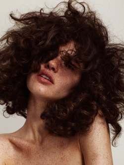 alex-quisite: “Spot the Dot”Iana Godnia by Hannah Khymych for Models.comMakeup: Erin Parsons Hair: Stefano Greco Nails: Yukie Miyakawa Producer: Jazmin Alvarez masturbate your eyes! | IG: alexquisite 