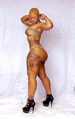 she2damnthick:  Sexy Tattoos  Sexy shoes