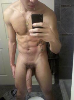 dicknotised:  Submit your photos/videos to our Tumblr by emailing dicknotised@gmail.com or KIK : dicknotised