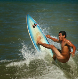 surf naked http://blogzen00.tumblr.com/