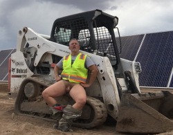 rob1965:  workingmenatwork:  Working Men At Work said:  OMFG!!!!  Servicing this beautiful beefy construction Daddy would be a fucking dream cum true!!!  If he’s offering I’m accepting ;) 