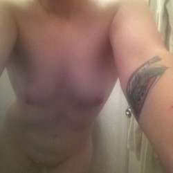 kinkandkawaii:  I havenâ€™t posted a real nude in a while and this one sucks but hey hereâ€™s my body 