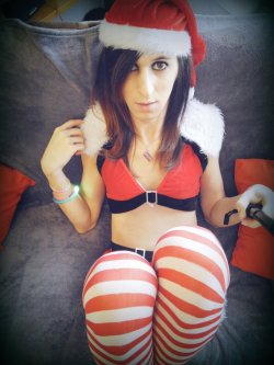 femmiecristine:  Fuck the xmas spirit out of me its killing me! Fuck me hard and rough while you pin me down. You know i love it hard so give it to me ^_^ https://t.co/AHbarUVIhV