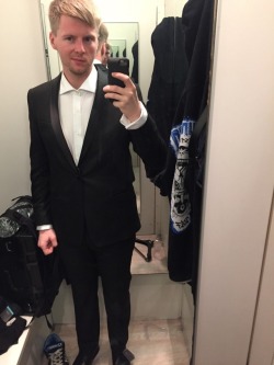 adamabdl:Just a spot of suit shopping. :) DAMN! Such a handsome diapered man.