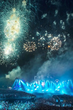 rave-world:  Hardwell ~ Tomorrowland 2014 | Rukes.com