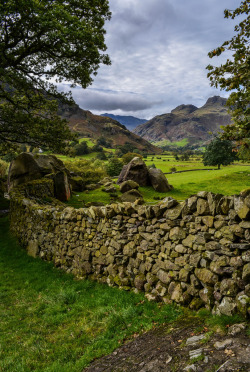 marjoleinhoekendijk:  wanderthewood:  Langdale valley, Lake District, England by Bardsea Photography  ☽☉☾ Pagan, Viking, Nature and Tolkien things ☽☉☾   Beautiful