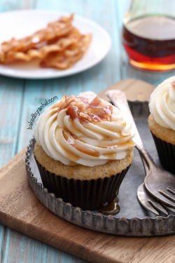 guardians-of-the-food:  Maple Bacon French Toast Cupcakes