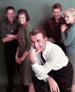 wilwheaton:  gameraboy:Dick Clark on American Bandstand, 1959 “I’m going to put on my trousers with no butt for this picture, fellas. I AM AMERICA’S JOKSTER!”