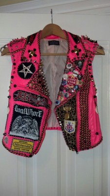 dielukedie:  Finished my buds battle vest, came out fucking rad! (Front view)  Reblogging for inspiration.