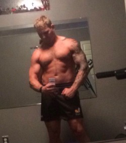 kootnybehr:  Colby Jansen - new “after workout” selfies 06-2015