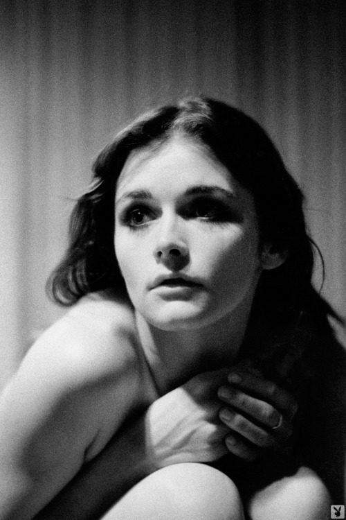 eroticaretro:  A promising leading lady at the time, in early 1975 Margot Kidder was approached by Playboy Magazine for a nude photoshoot. After initially declining, the Canadian national conceeded with a featurette, which would later appear in the magazi