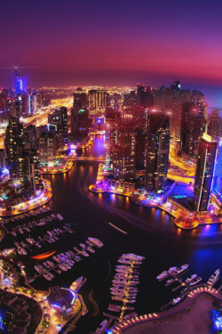 italian-luxury:  Dubai Nightlife | Source | Italian-Luxury | Instagram
