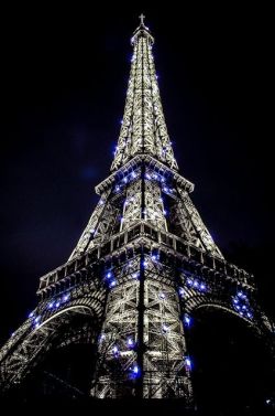 chasingrainbowsforever:  Eiffel Tower at