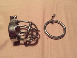 chastityknight:  Mature metal queens keep for sale. Cage was resized to 2 inch. Everything is sterilized in boiling water. Hasn’t been used in years. Asking 175 for it. Pm me if interested. 