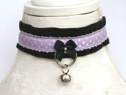 opulentdesigns:    ☆.。.:*・°☆  my adorable new hand made kitten collars on Etsy~!!!   ☆.。.:*・°☆  
