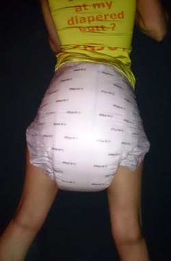   I was put in superthick padding made of ten diapers and five stuffers (6 pics)Sooooo…. I went to a lovely ABDL and pet play party in Belgium, called Pets and Littles Playground. It’s such a lovely party. And my friend Limbonees went too and he had