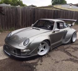 radracerblog:  Porsche 911 RWB