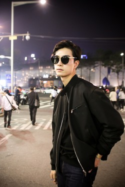 koreanmodel:    Street style: Lee Ho Yeon shot by Ahn Hong Je at Seoul Fashion Week Spring 2016   