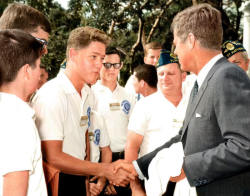 agent-michaelscarn:  Bill Clinton meeting President John F. Kennedy at the White House days before his 17th birthday.   Tbh i kinda have the hots for young Bill Clinton