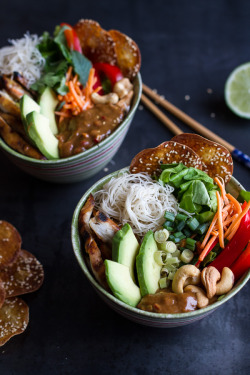 do-not-touch-my-food:  Vietnamase Chicken, Avocado and Lemongrass Spring Roll Salad