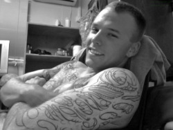 thecircumcisedmaleobsession:  28 year old straight Army HOTTIE stationed in Fort Hood, TX He said he was up for having a MFM threesome and having his “dick deepthroated by the right girl who could take it all&quot;… PICK ME!!! PICK ME!!!!!  Yuuuuuuum